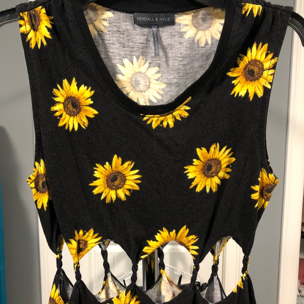 Kendall & kylie sunflower cut out dress - Picture 4 of 5